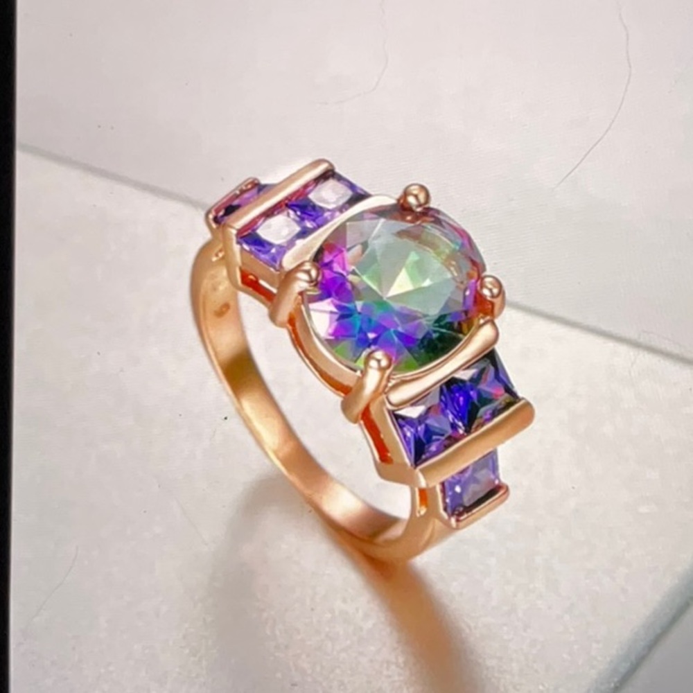 NWT sparkly synthetic rainbow zircon/rose gold colored ring, size 8
